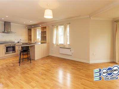 OPEN PLAN LIVING AREA